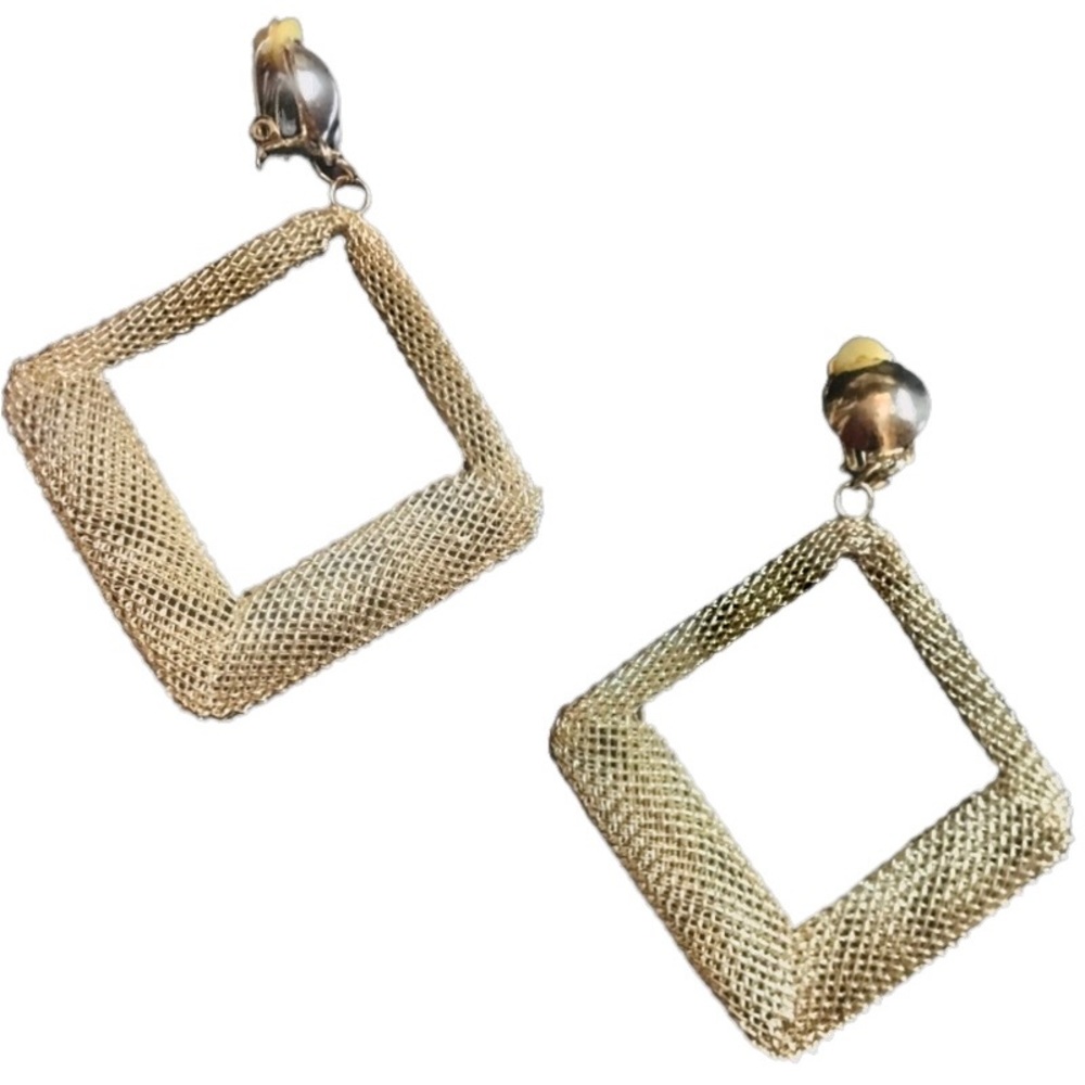 🔥Diamond shape Gold Plated Earrings🔥NEW - Picture 2 of 6